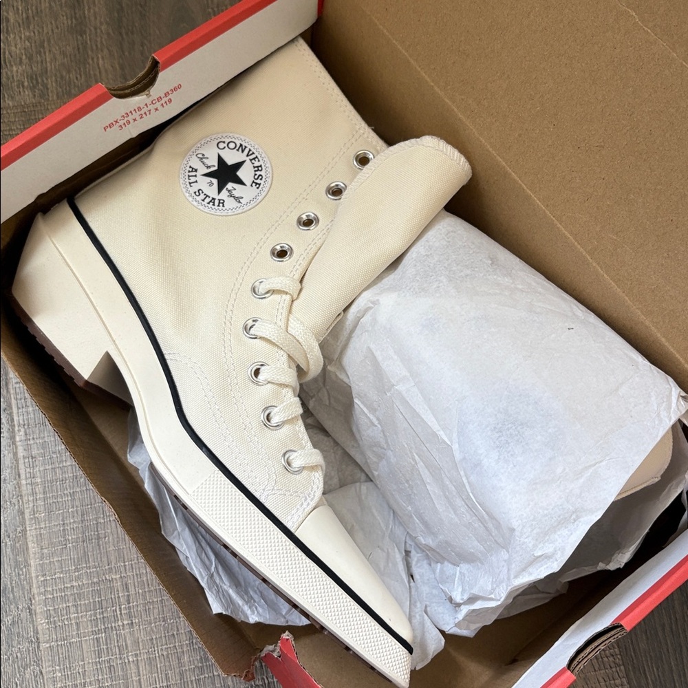 Converse High-Top Sneakers in Off-White/ pointed toe